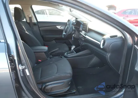 2024 Kia Forte Lx z USA, uszkodzony, nr VIN 3KPF24AD1RE835946